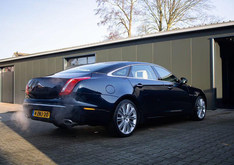 Jaguar XJF