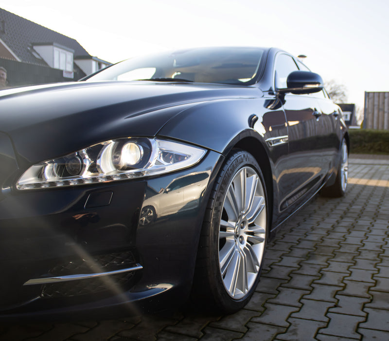 Jaguar XJF