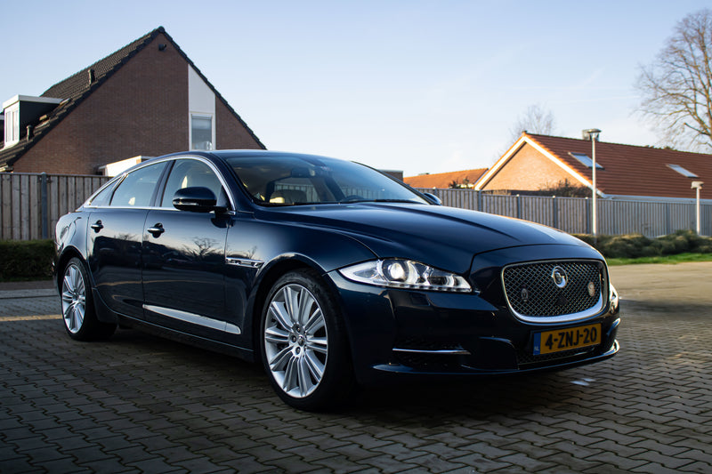 Jaguar XJF